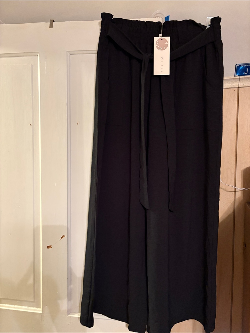 Black Wide-Leg Tie-Waist Skirt